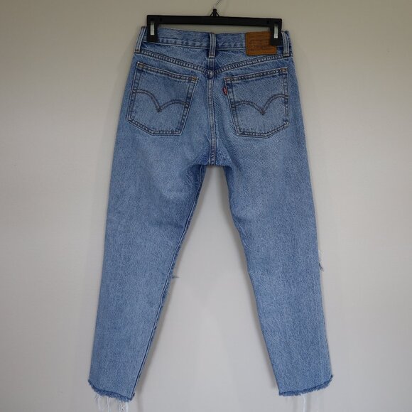 LEVIS Size 25 Wedgie Jeans Frayed hems - Picture 9 of 10